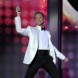 Neil, pr�sentateur ET chanteur